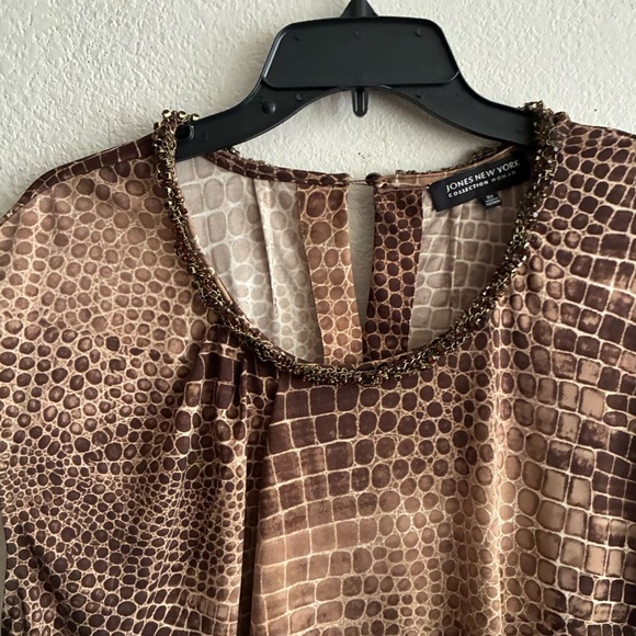 Jones New York Brown Animal Print Blouse With Rhinestones Chain NeckLine 3X - Picture 11 of 11